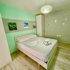 Superb Near To The Center Apartment